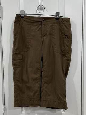 The North Face Women's Brown Nylon Cargo Capri Hiking Pants
